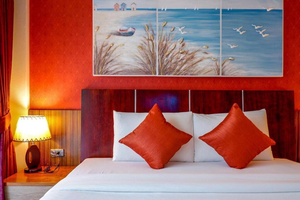 Dipantai Boutique Beach Resort Patong Exterior foto